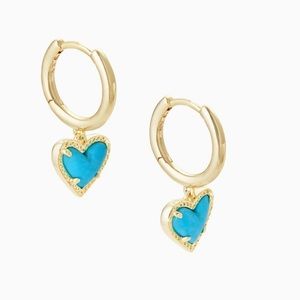 NWT Kendra Scott Ari Heart Huggie Earrings